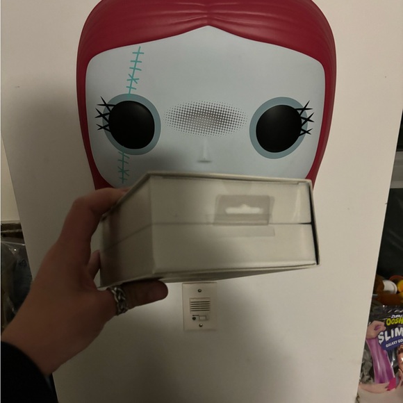 🎄✨ **For Sale: Rare Nightmare Before Christmas Collector's Edition Ornament** - Picture 5 of 6